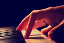 开云官网-荷兰铁骑剑挑巴黎巨舰！阿贾克斯王子公园上演欧冠史诗