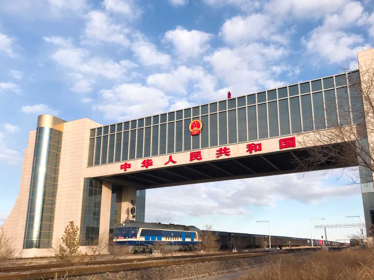 汉诺威凭借稳固防线取得胜利,向前迈进一步的简单介绍 汉诺威凭借稳固防线取得胜利,向前迈进一步的简单介绍