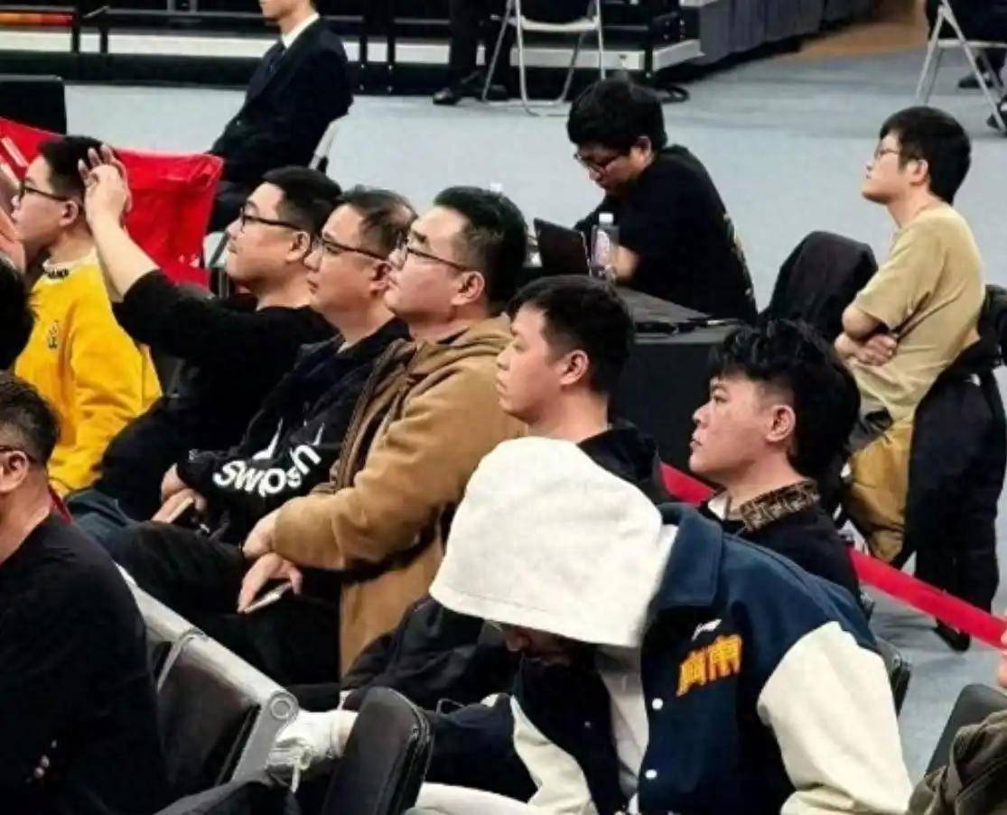 东莞男篮惨遭惨败，球队遭遇困境