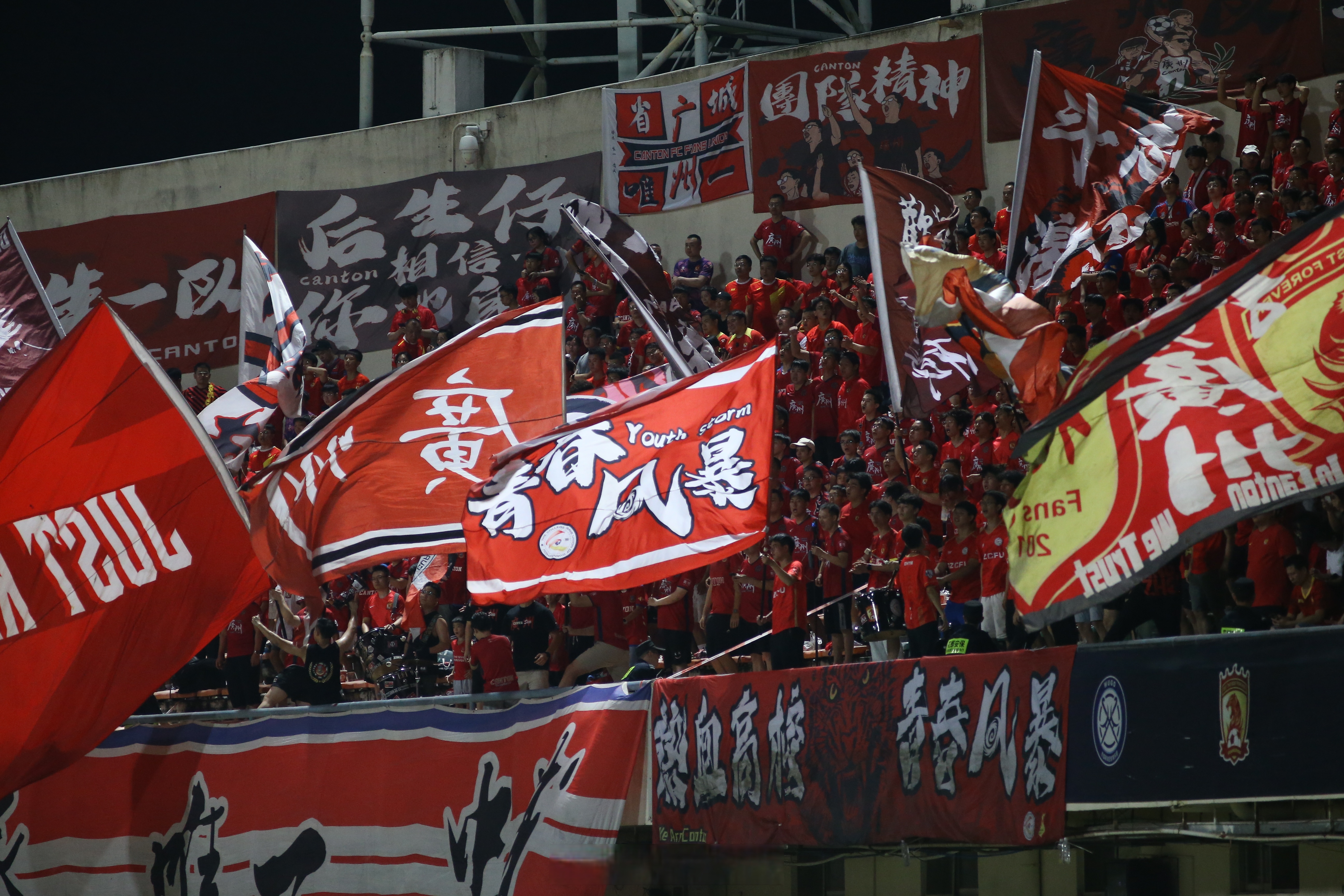 开云体育APP下载-队长发挥出色，率领球队取得关键胜利的简单介绍