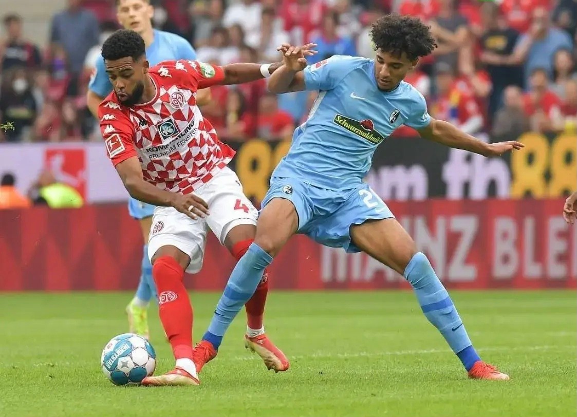 关于施密特：弗赖堡有望捍卫主场荣誉的信息