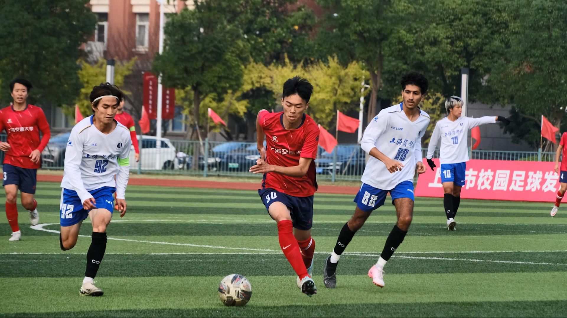 包含足球赛事精彩纷呈！国内球队实力获得认可的词条