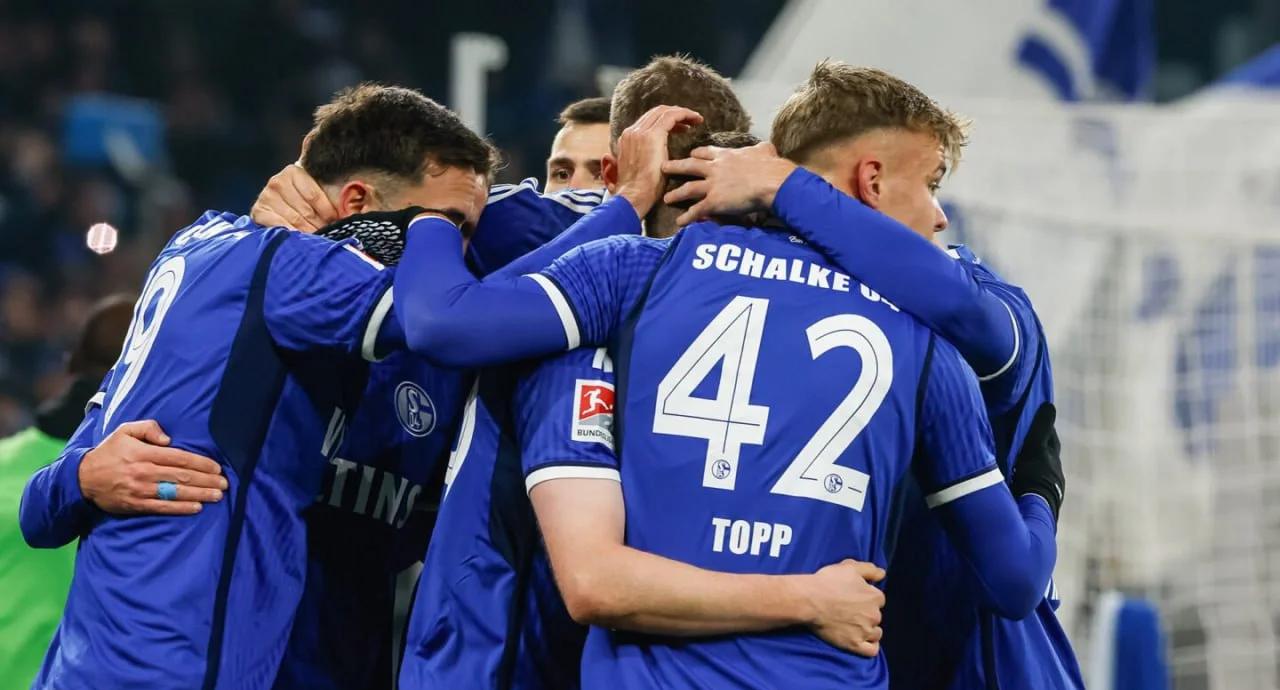 开云体育平台APP-沙尔克主场强势击败对手，取得三分