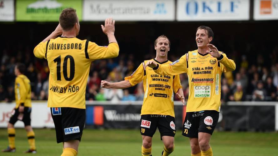 沙尔克主场强势击败对手,取得三分 沙尔克主场强势击败对手,取得三分