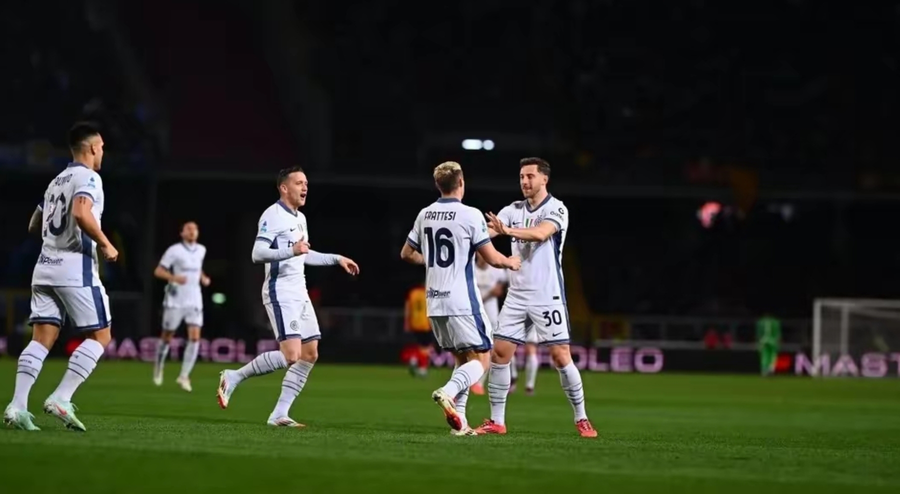 意甲联赛对决精彩比赛扣人心弦 意甲联赛对决精彩比赛扣人心弦