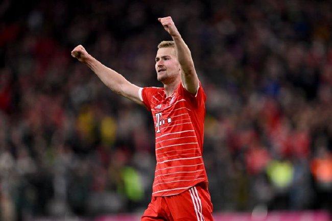 包含球场上的风暴!运动员展现实力与勇气的词条 包含球场上的风暴!运动员展现实力与勇气的词条