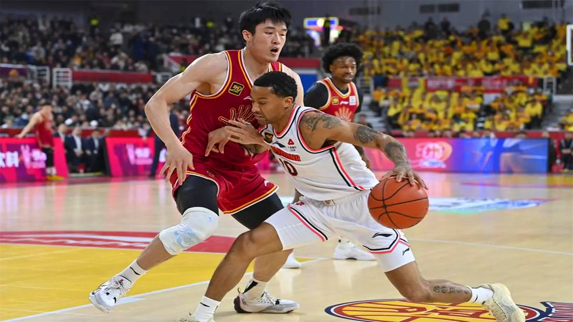 开云体育APP下载-人队状况堪忧，中锋再陷伤病困扰