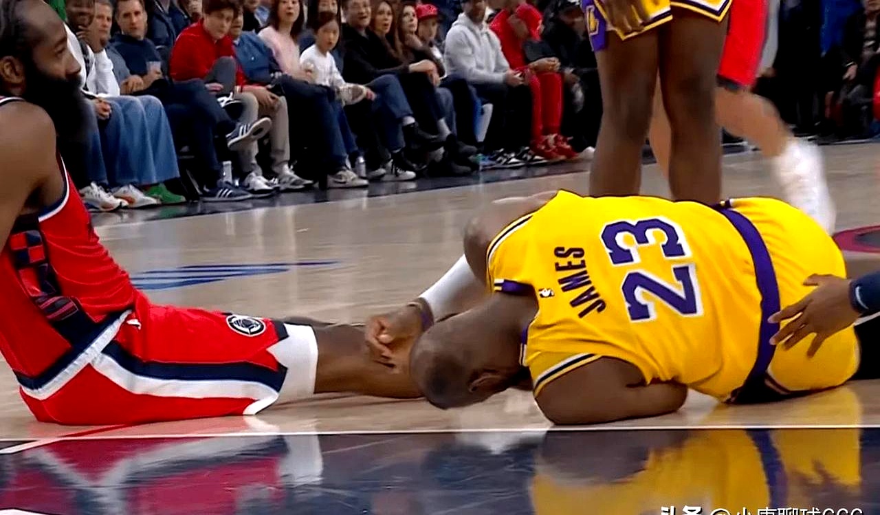 爵士队遭遇困境,球队整体精神不振的简单介绍 爵士队遭遇困境,球队整体精神不振的简单介绍