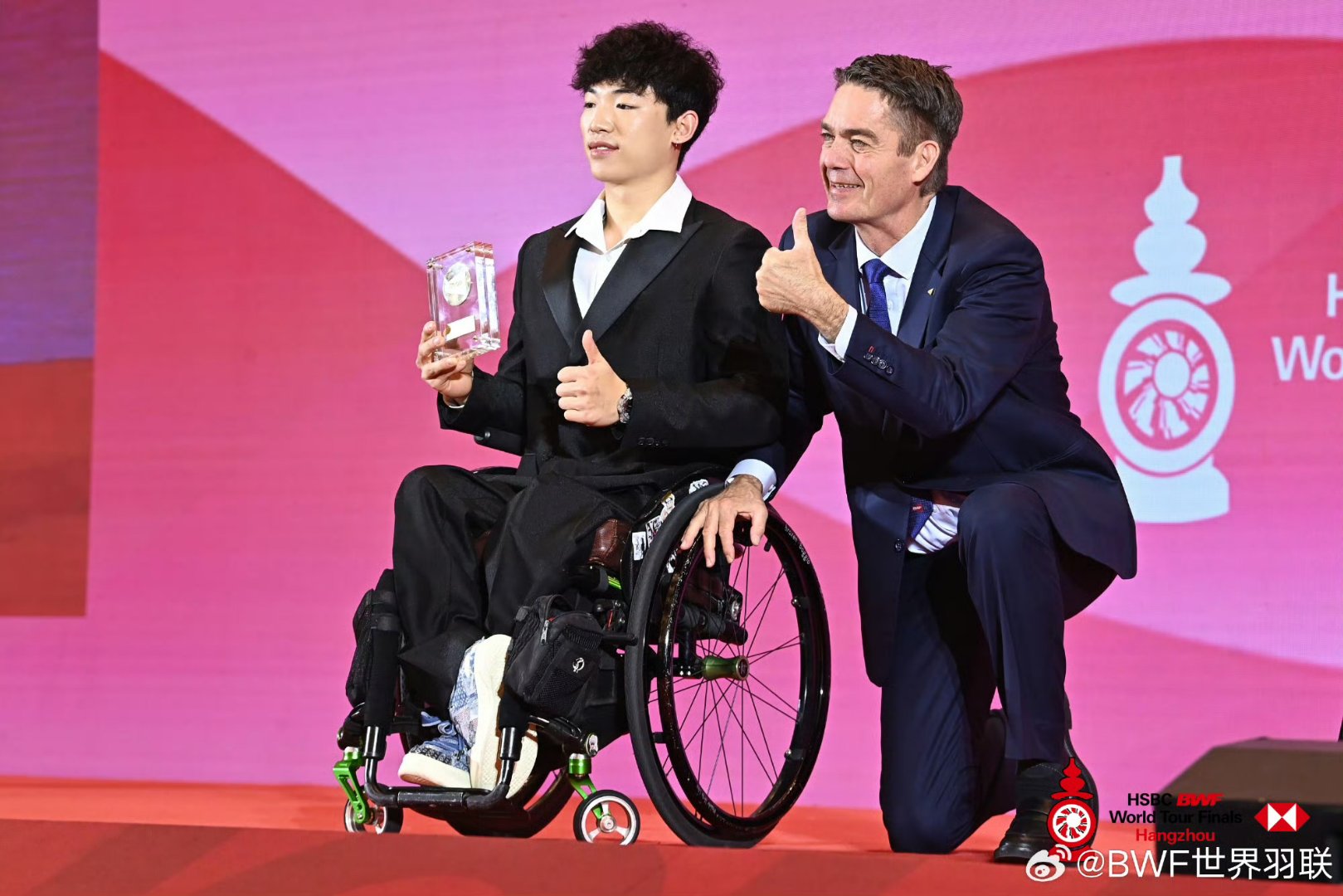 关于赛场浪漫一瞬凝固,运动员实现完美腾飞的信息 关于赛场浪漫一瞬凝固,运动员实现完美腾飞的信息