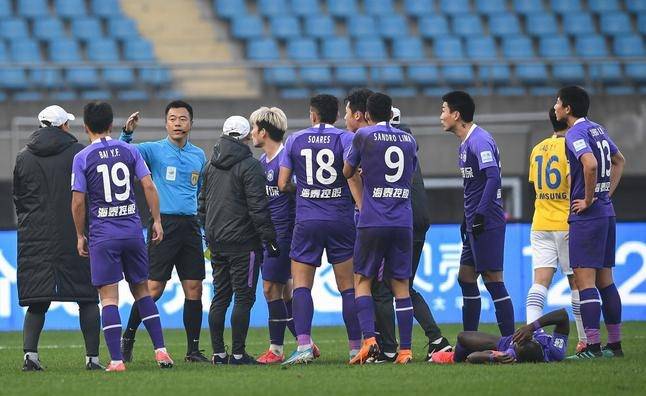 苏宁遭遇连败,战绩下滑不可控 苏宁遭遇连败,战绩下滑不可控