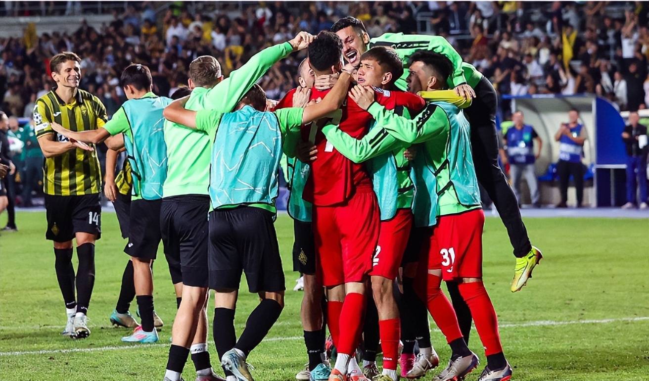 阿贾克斯客场战平巴黎圣日耳曼,不败旅程 阿贾克斯客场战平巴黎圣日耳曼,不败旅程