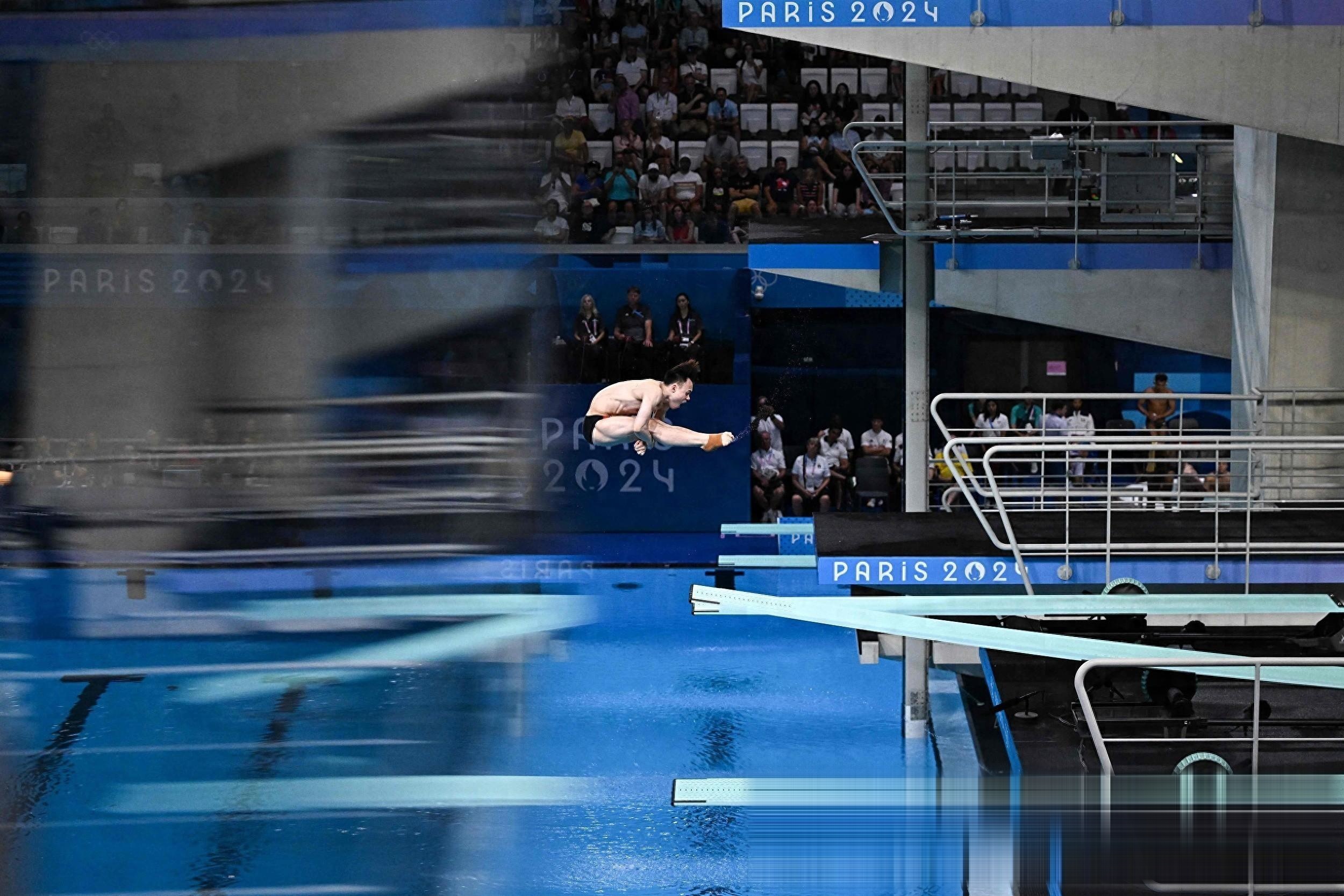 开云体育APP下载-包含楼高水深，跳水选手展现高超技术的词条