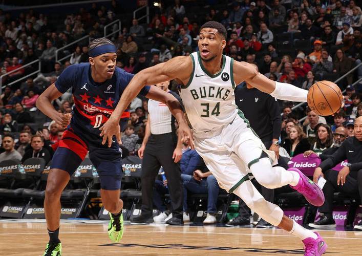 开云体育中国-老鹰客场惊险战胜雄鹿