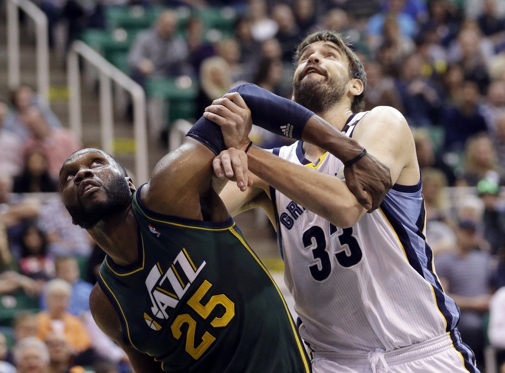 爵士擒灰熊,稳坐榜首 爵士擒灰熊,稳坐榜首