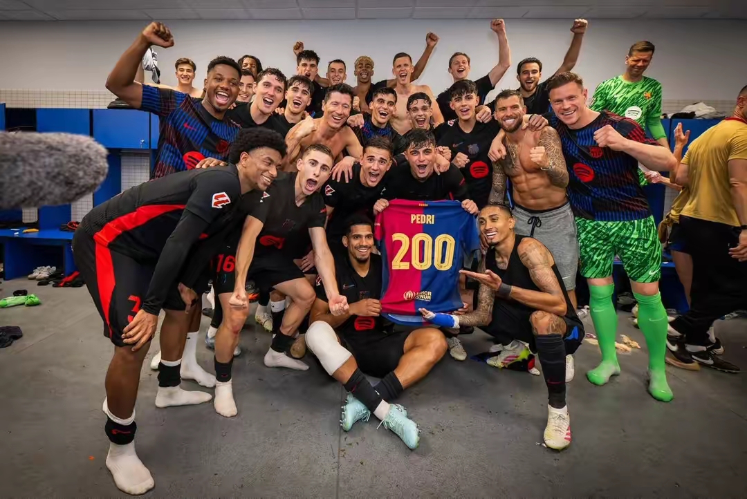 关于里昂完胜巴黎,佩德里绝境逆转的信息 关于里昂完胜巴黎,佩德里绝境逆转的信息