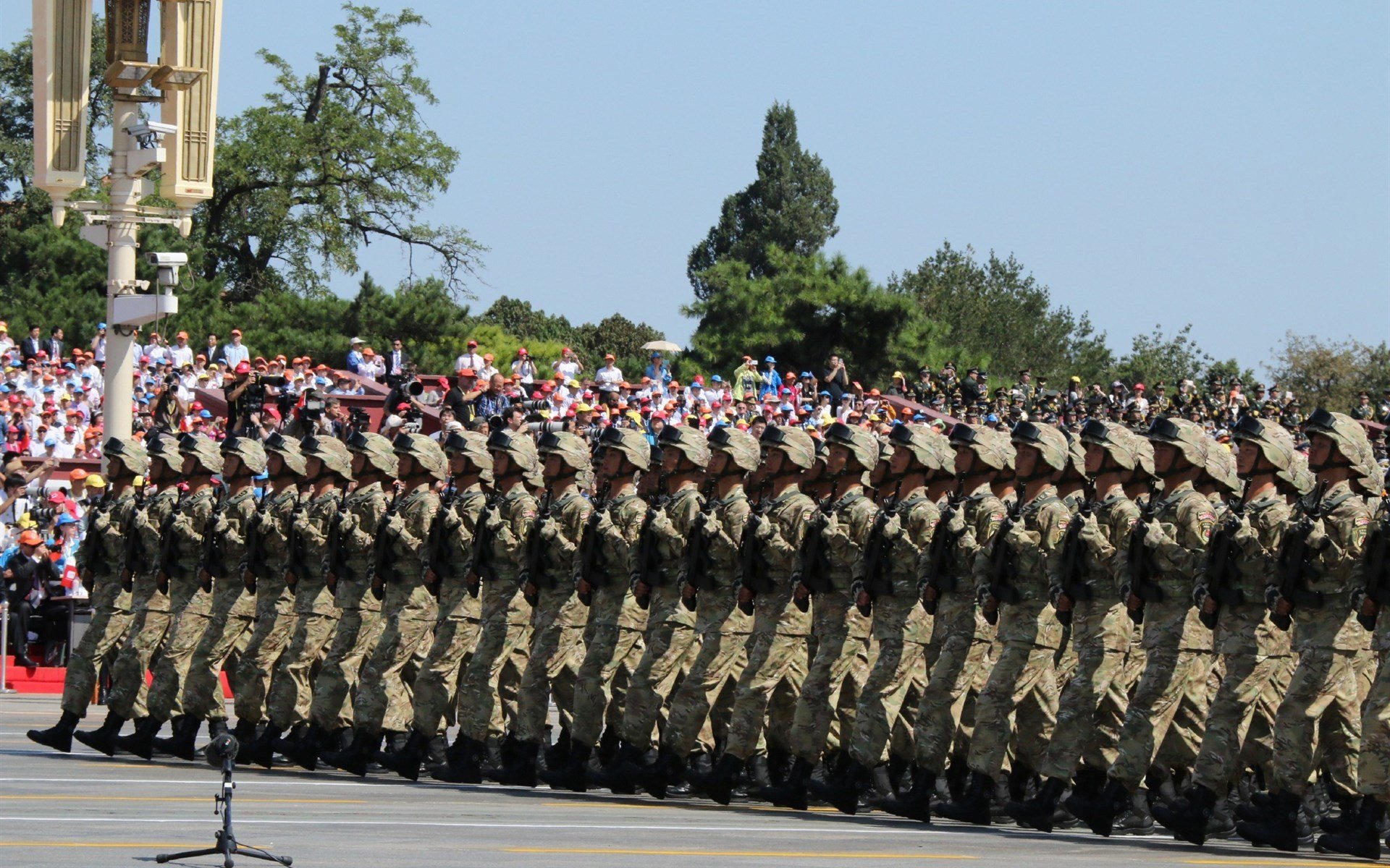 巴西锋线摧枯拉朽打穿雷恩，萨拉赫满分评分证巨星本色