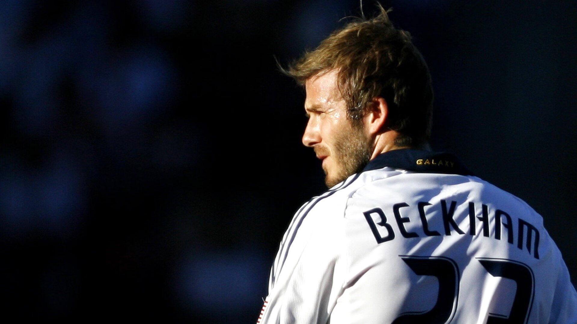 战车与桑巴，秩序与天赋的对决，德国强势拿下哥伦比亚，莱万在欧冠决赛接管比赛