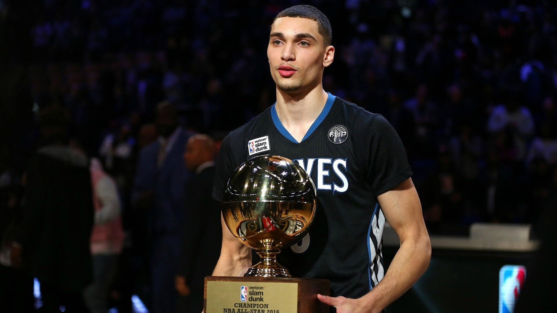 传奇的诞生，从团队铁流到孤胆英雄