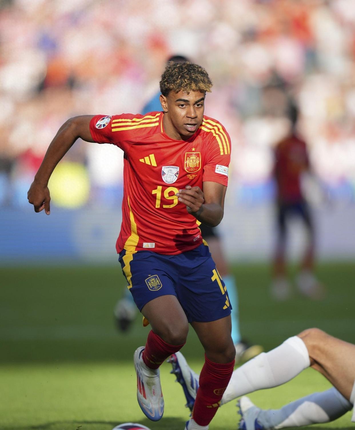 欧冠淘汰赛之夜,内马尔打出生涯之夜 欧冠淘汰赛之夜,内马尔打出生涯之夜