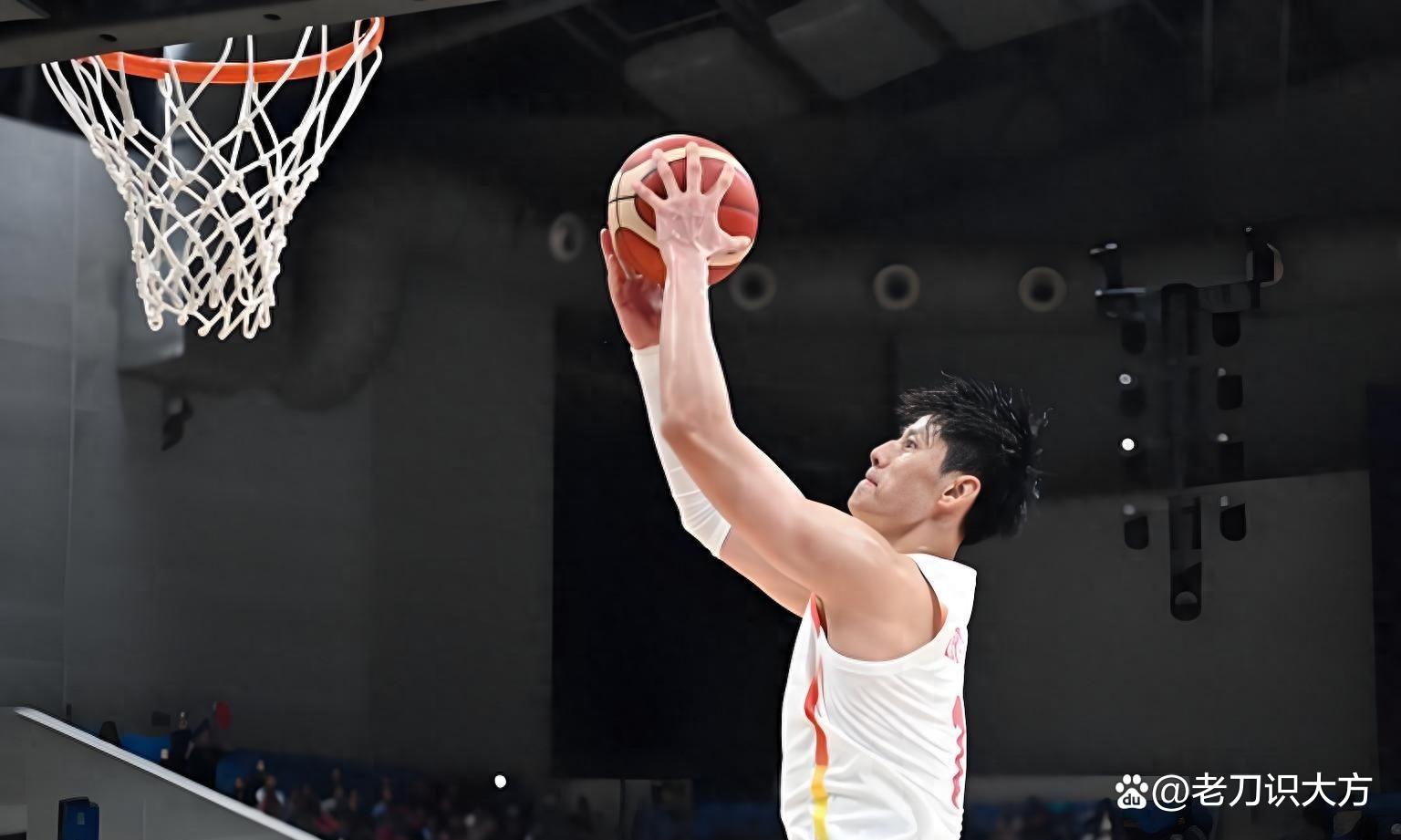 开云体育入口-开拓者对阵北京队，戈贝尔压力下完成爆发